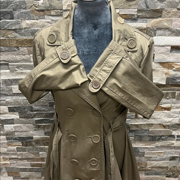 Blossom Elegant Beige Trench Coat - Picture 11 of 16